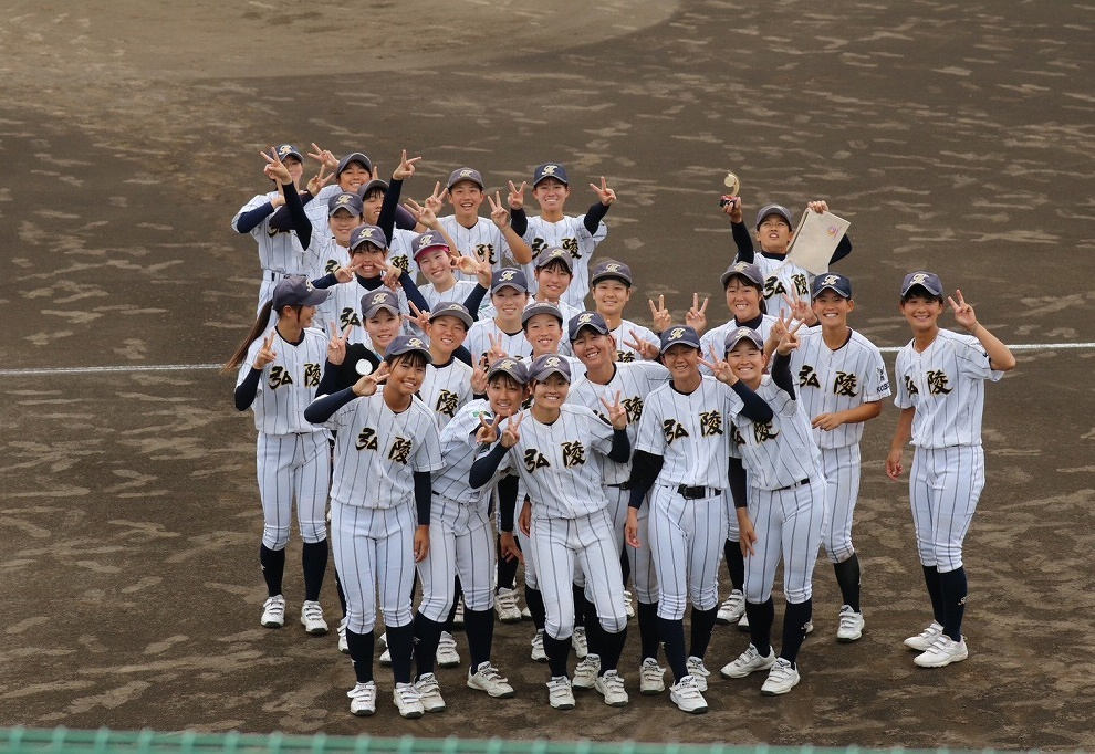 神戸弘陵学園女子硬式野球部公式ページへようこそ！